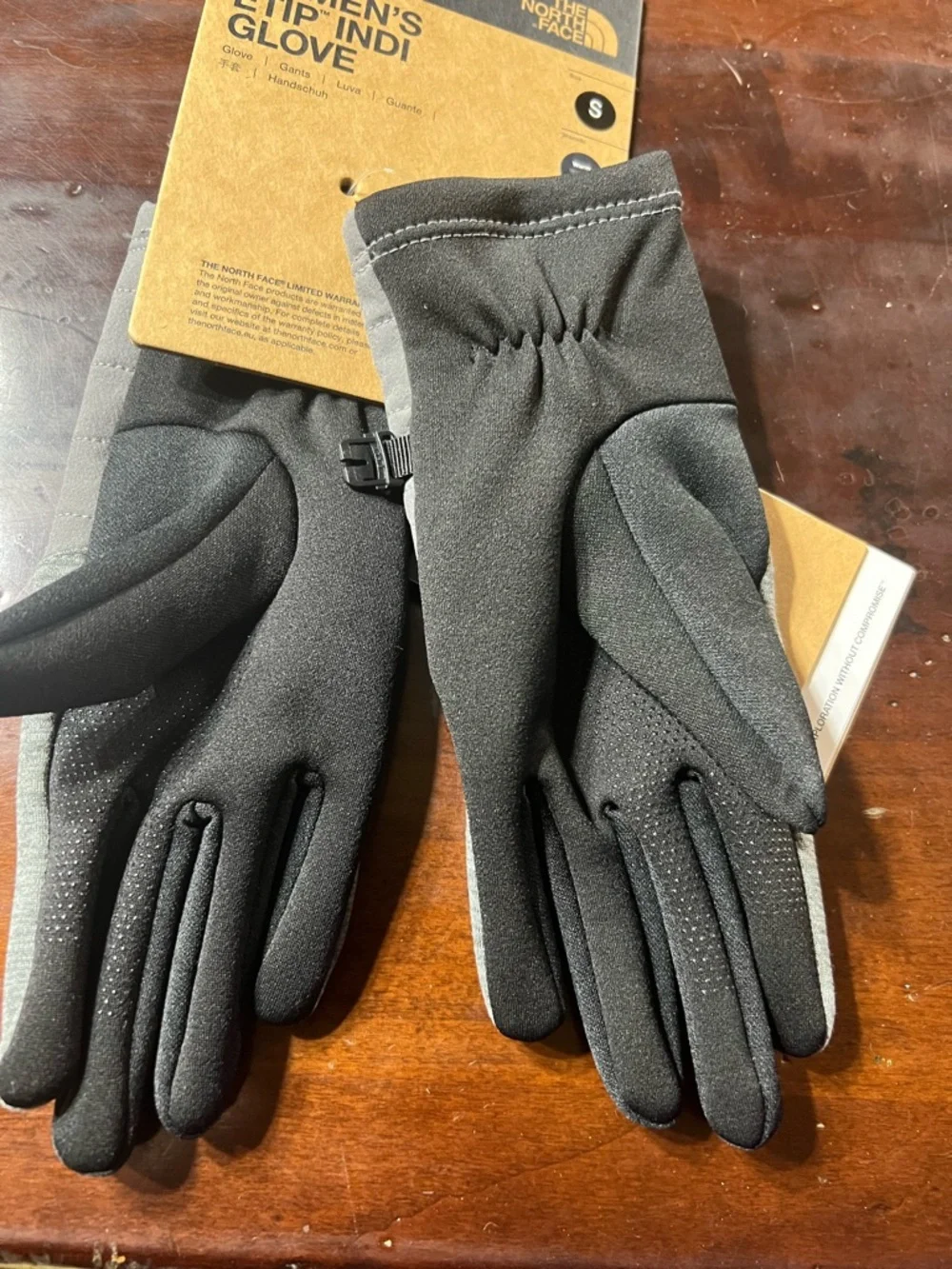 The North Face Women’s Indi Etip Grey and Black Gloves size Small